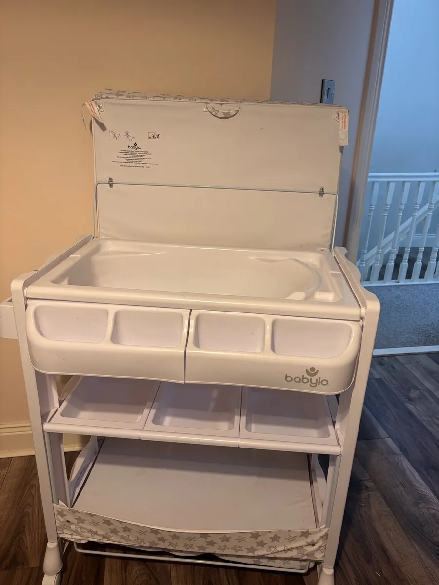 Babylo Smart changer with bath unit - Image 3