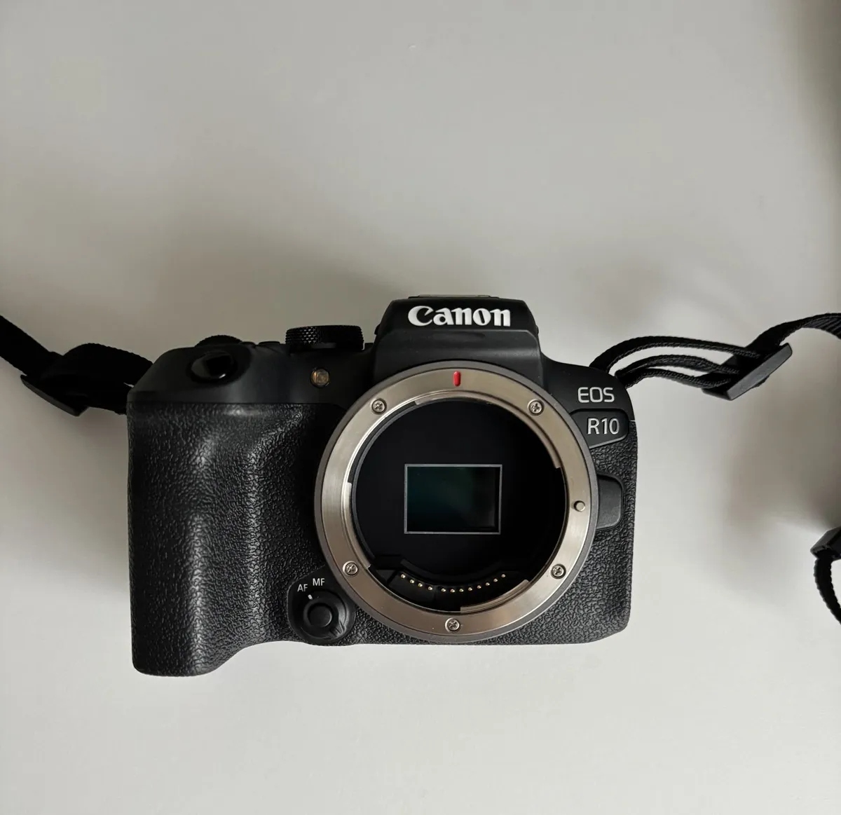 Canon Mirorless Camera - Image 1