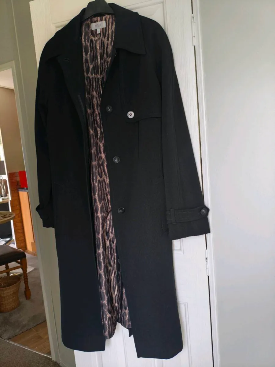 Beautiful perfect condition almost new ladies - Image 1