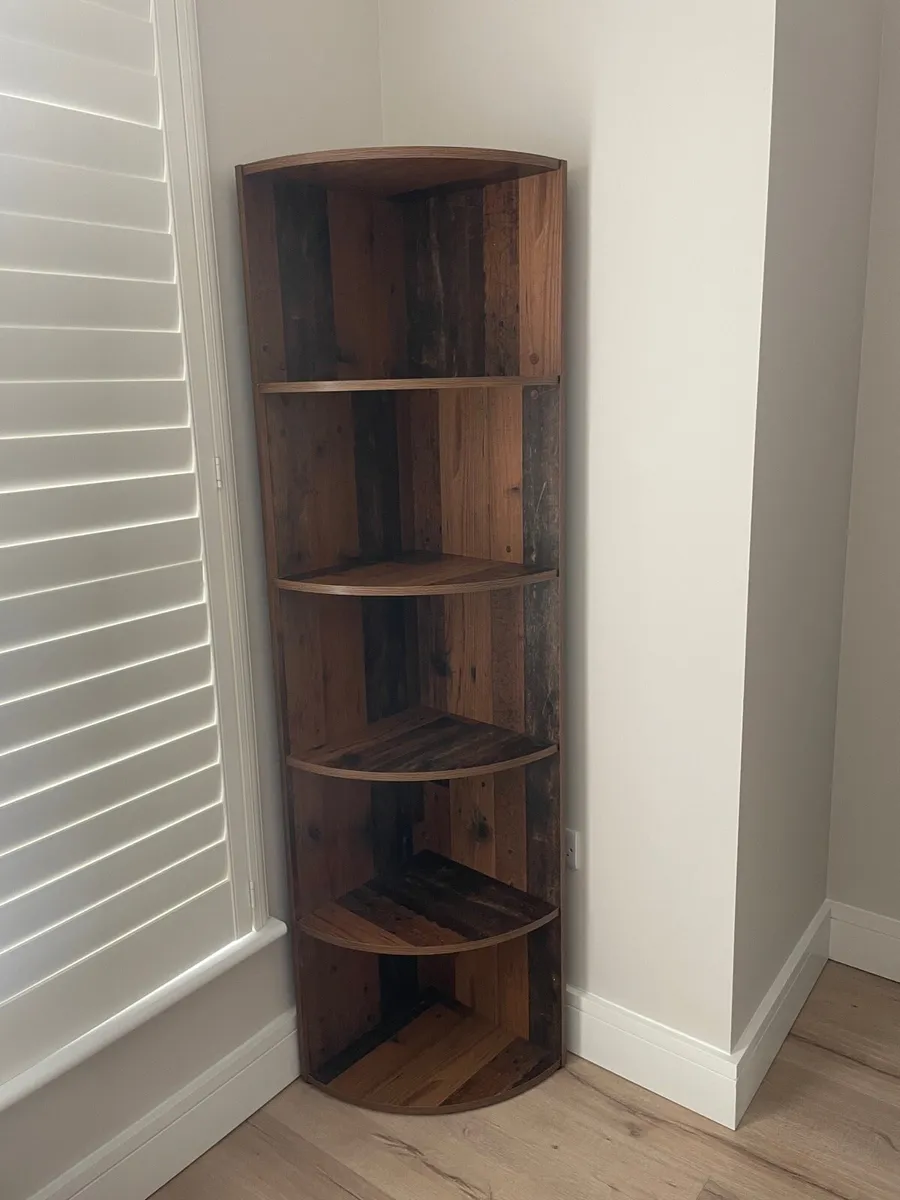 Corner Bookshelf - Image 1