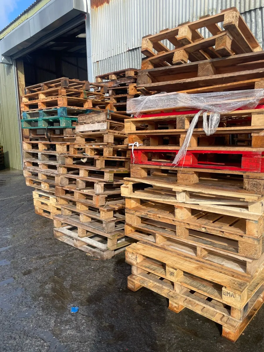 Pallets  for free - Image 1