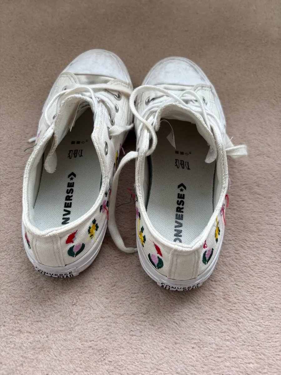 White Embroidered Lace Up Converse - Size UK 1 - Image 3