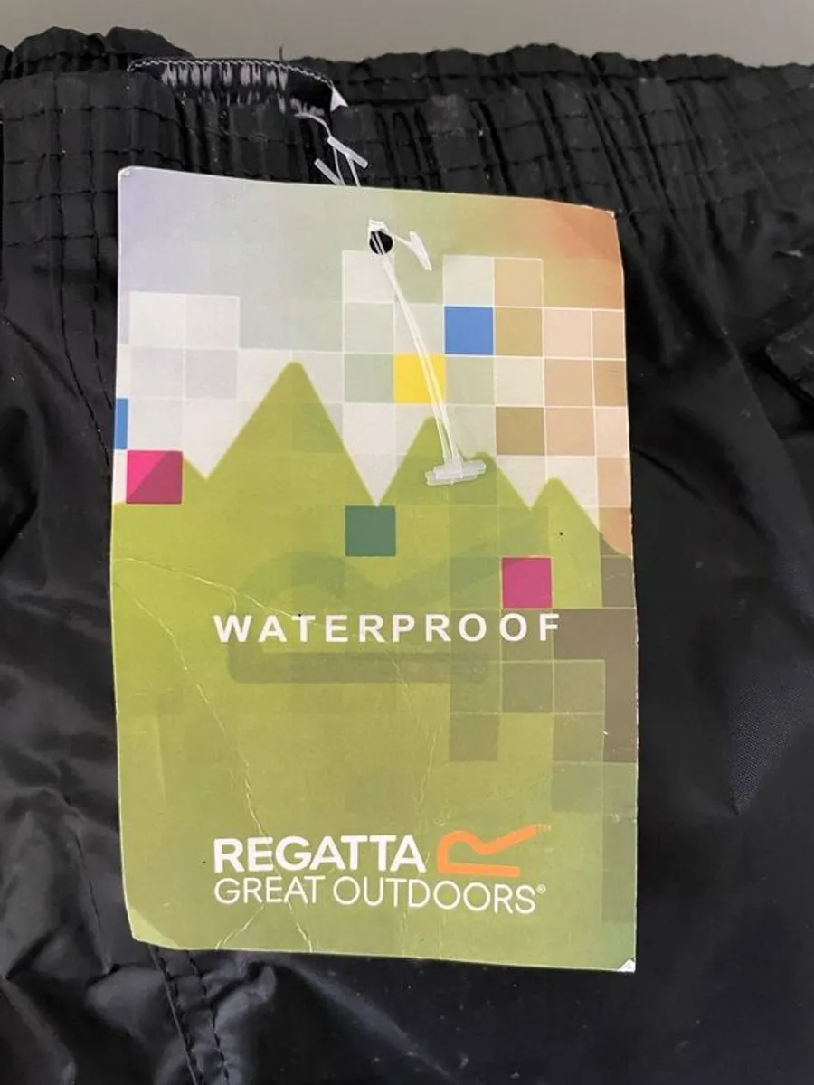Regatta 15-16 year old waterproof pull on trousers BNWTO - Image 1
