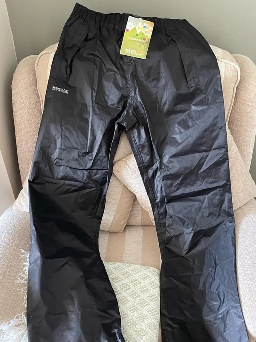 Regatta 15-16 year old waterproof pull on trousers BNWTO - Image 3