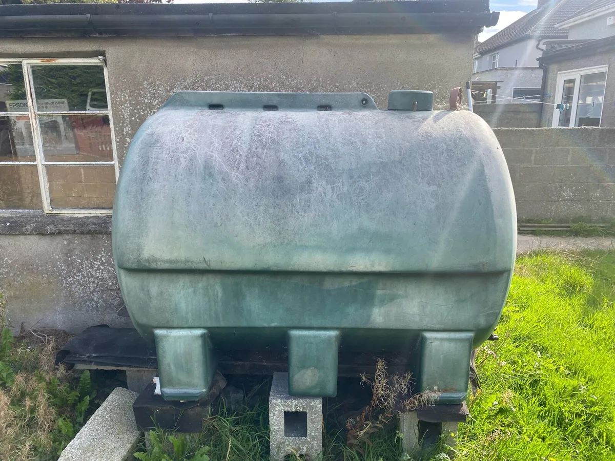 Oil tank - Image 1