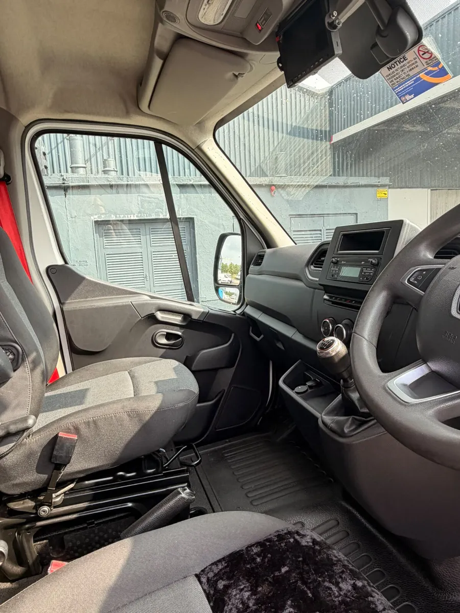 Renault Master 2023 - Image 2