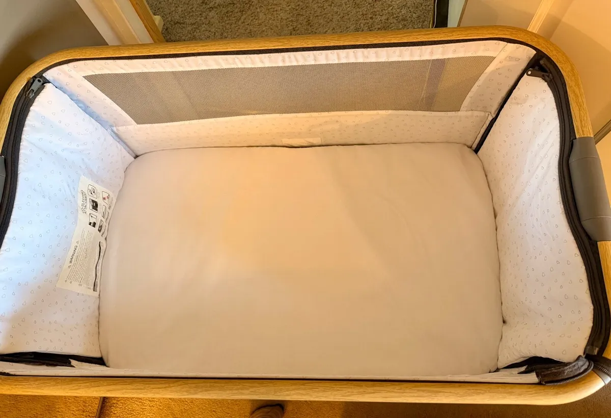 Next to me baby cot - Image 4