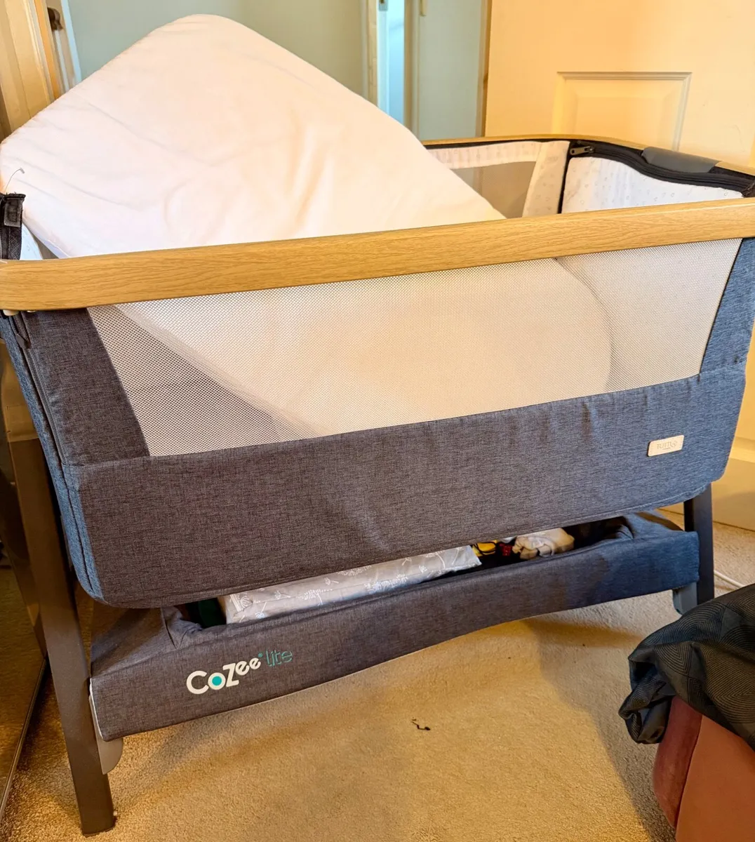 Next to me baby cot - Image 1
