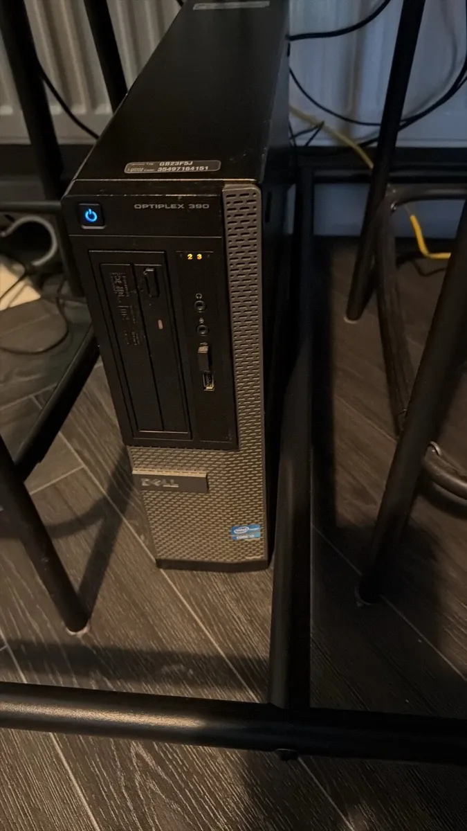Computer - Image 1