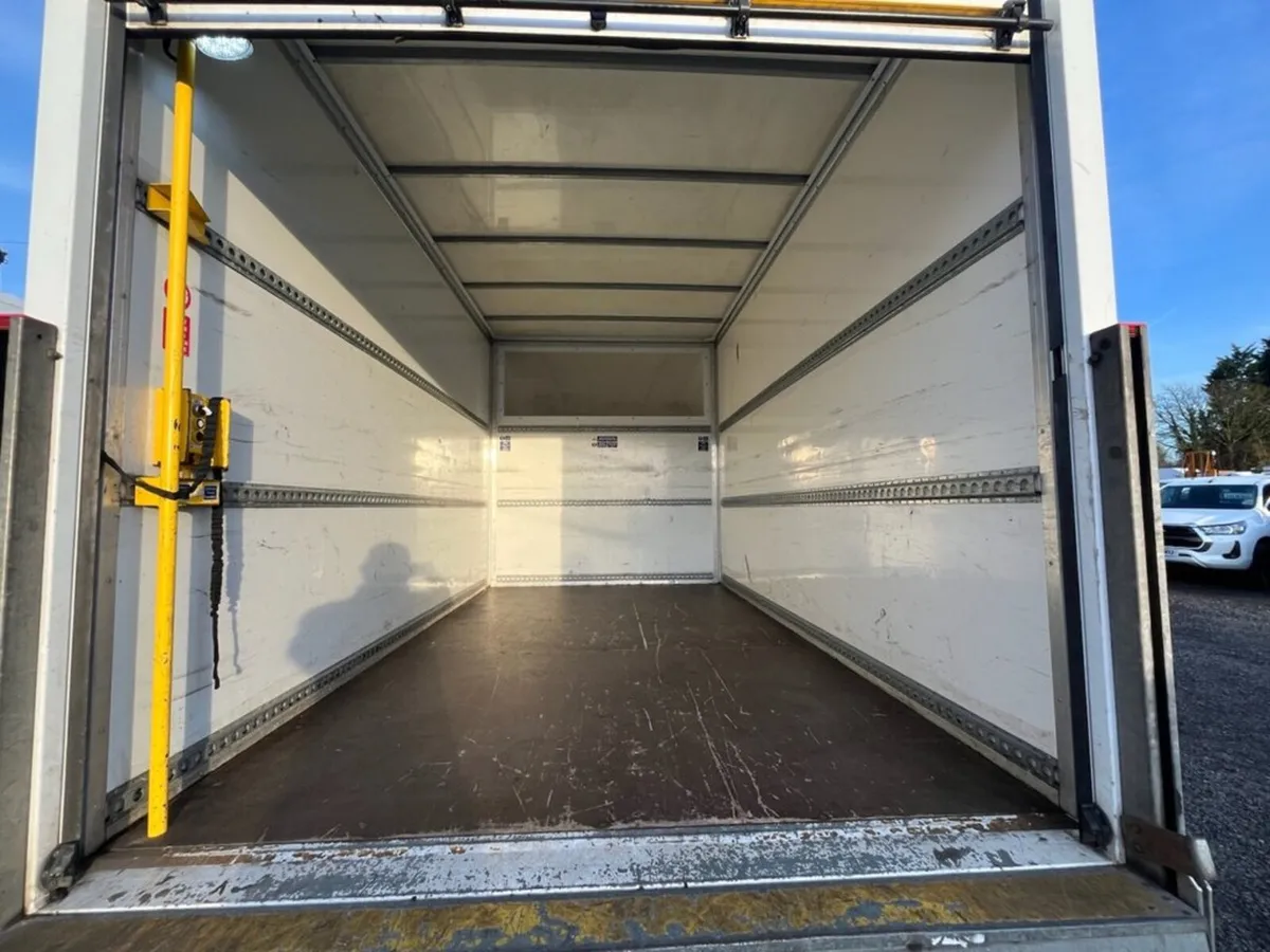 2022 Ford Transit Luton Box Van - Image 3