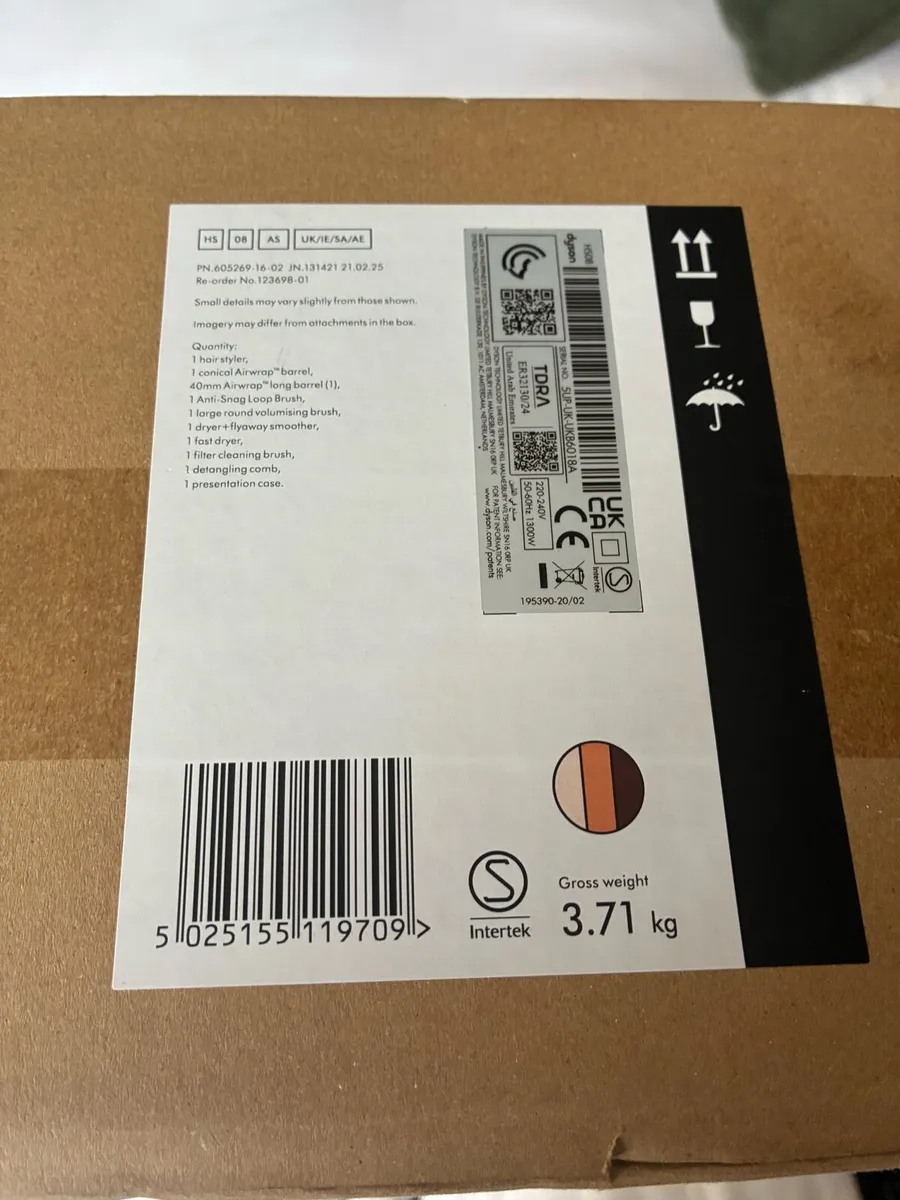Dyson Airwrap I.d. Straight + Wavy - Image 1