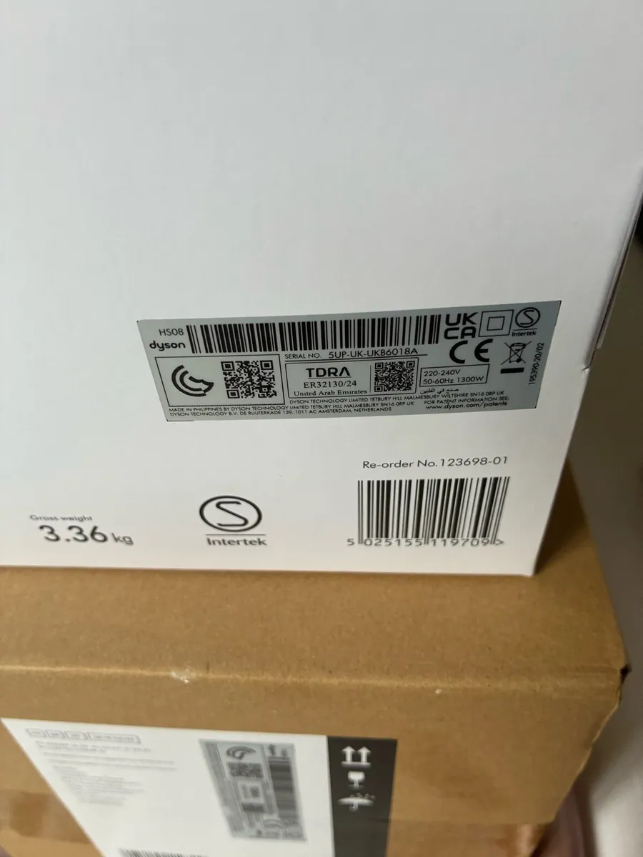 Dyson Airwrap I.d. Straight + Wavy - Image 3