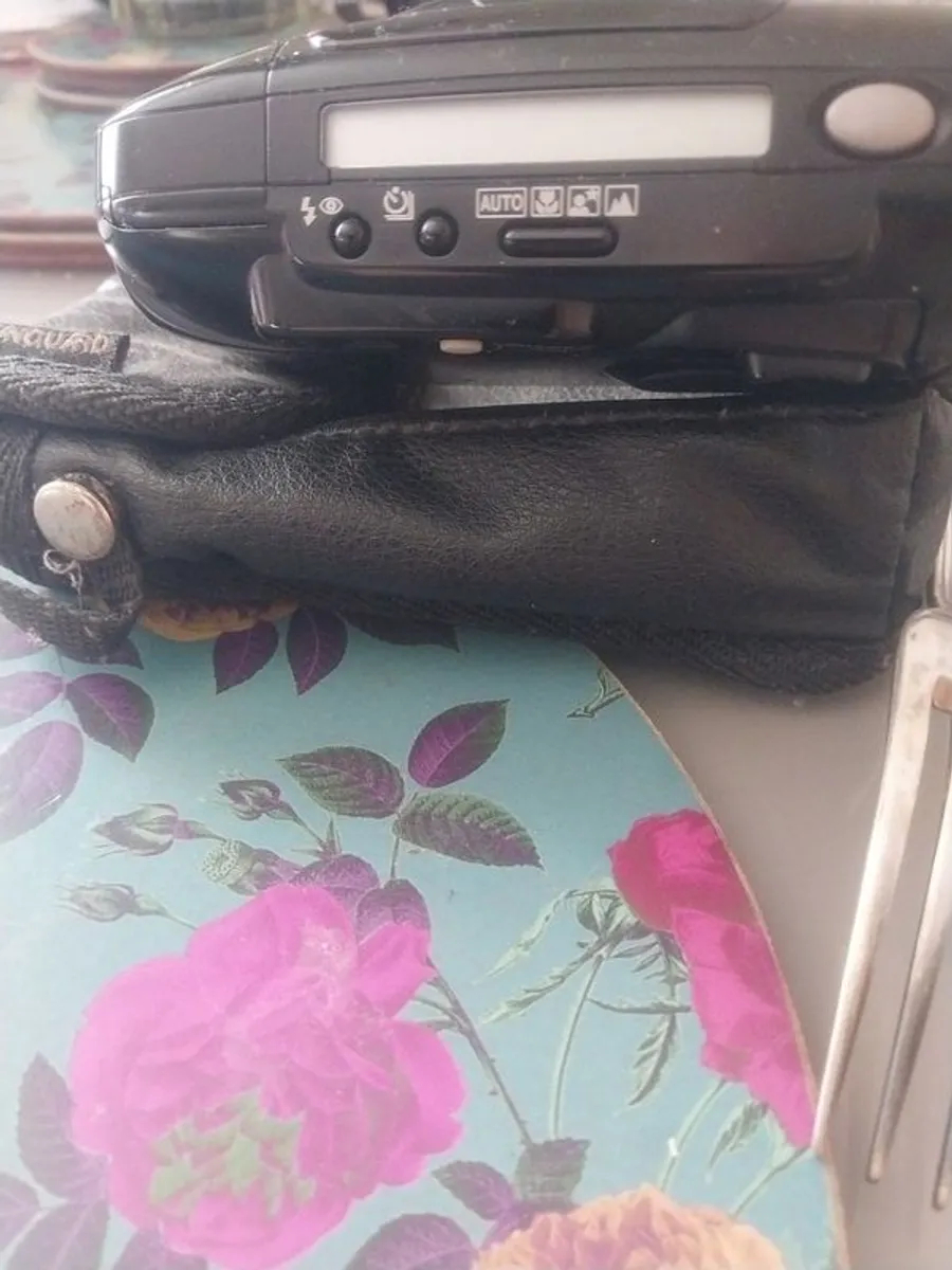 minolita camera. multi af,70 w zoom - Image 3