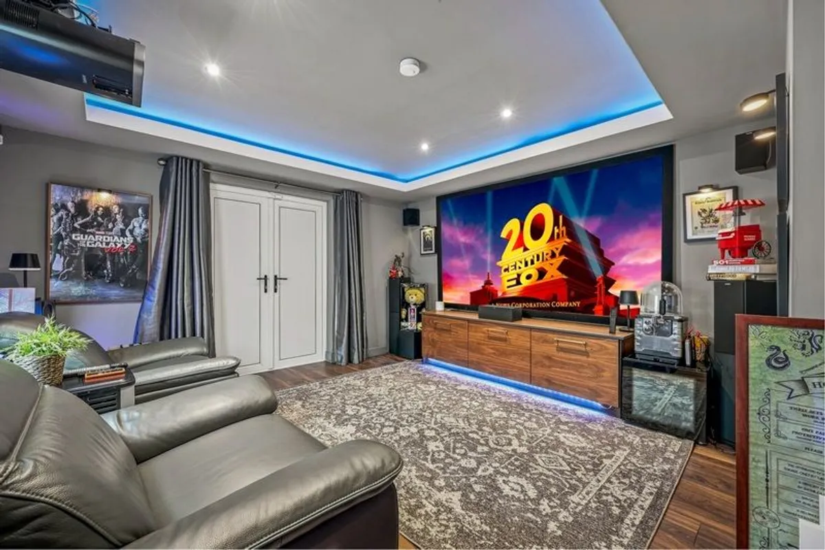 complete cinema setup - Image 2