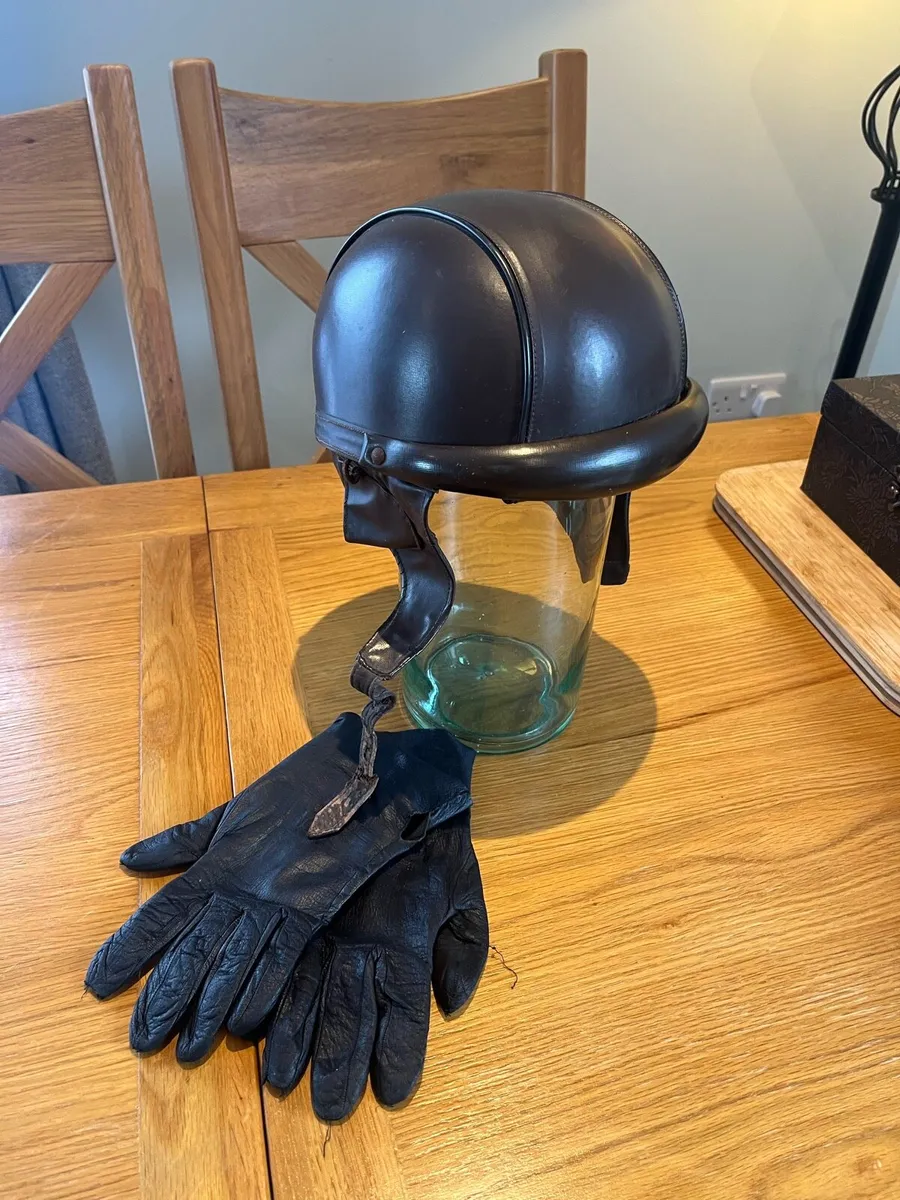 Antique/Vintage Leather Motorcycle Helmet & Gloves - Image 2