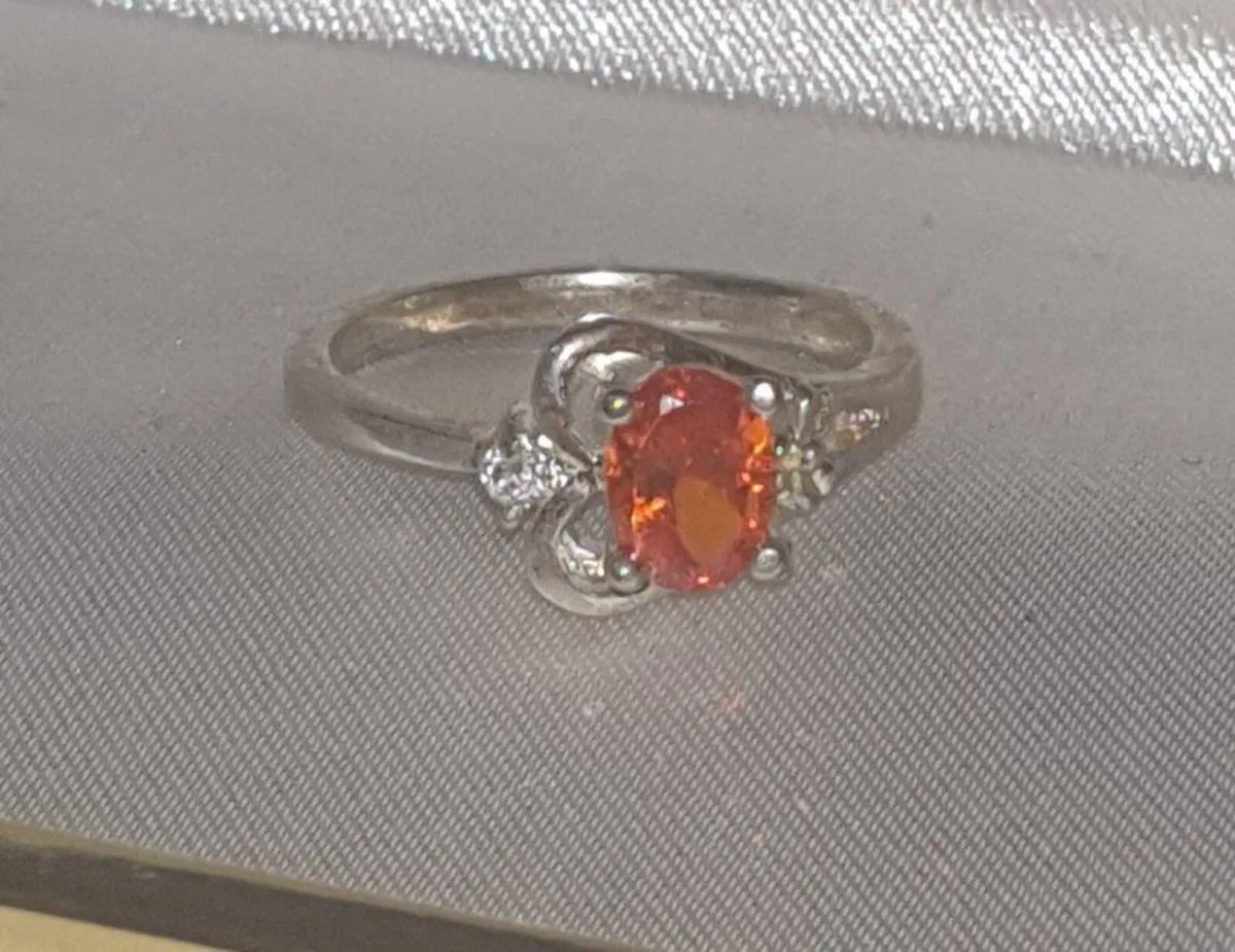 Pristine Vintage Hallmarked Sterling Silver Ring - Image 1