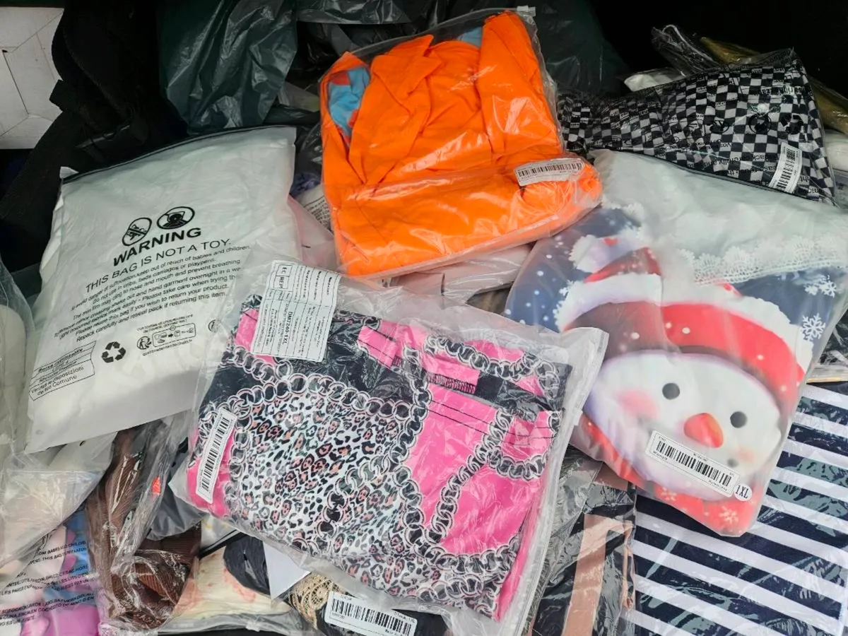 Large clothes haul - Image 4