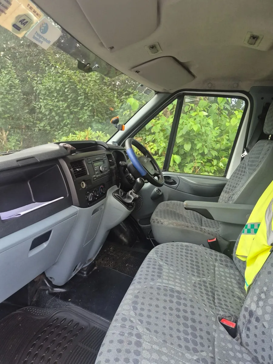 Ford Transit 2010 - Image 2
