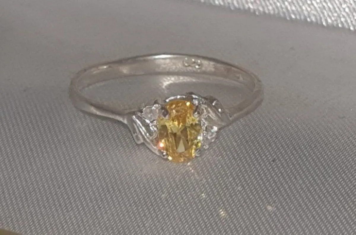 Pristine Vintage Hallmarked Silver/Sapphire Ring - Image 1