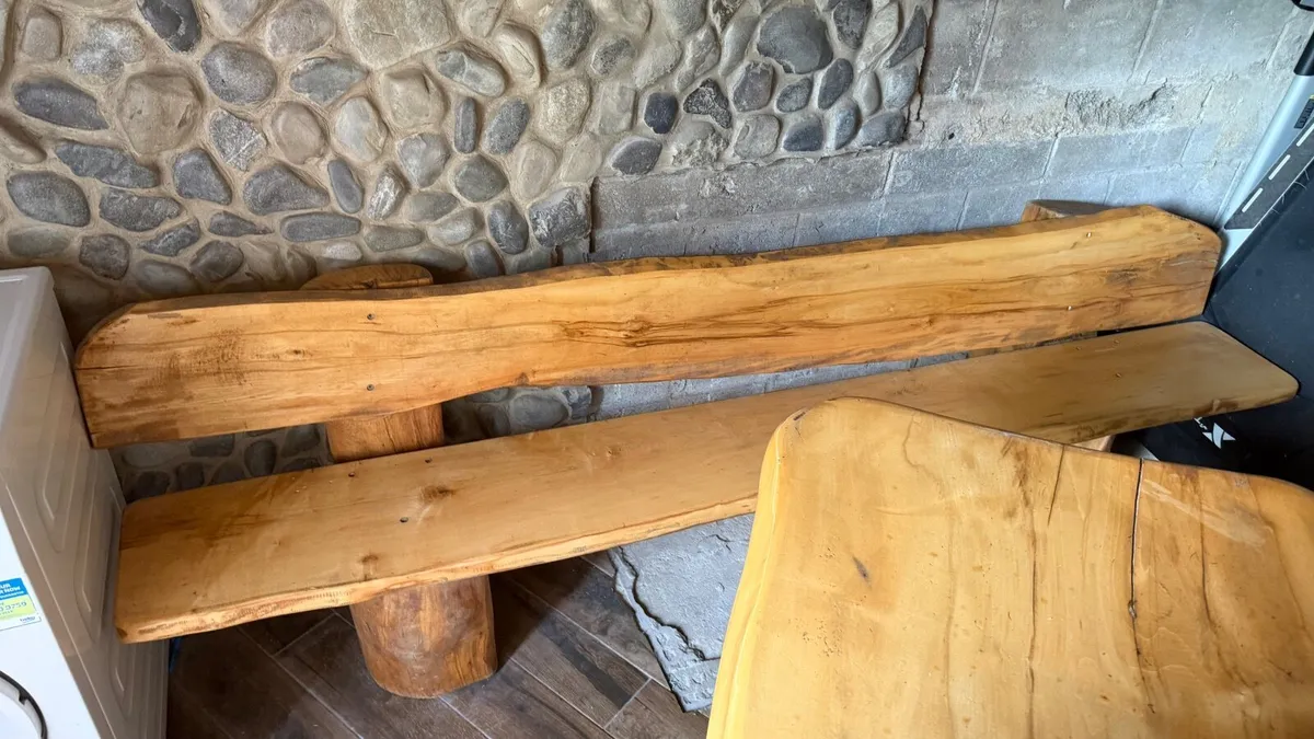 Solid wood table and benches - Image 3