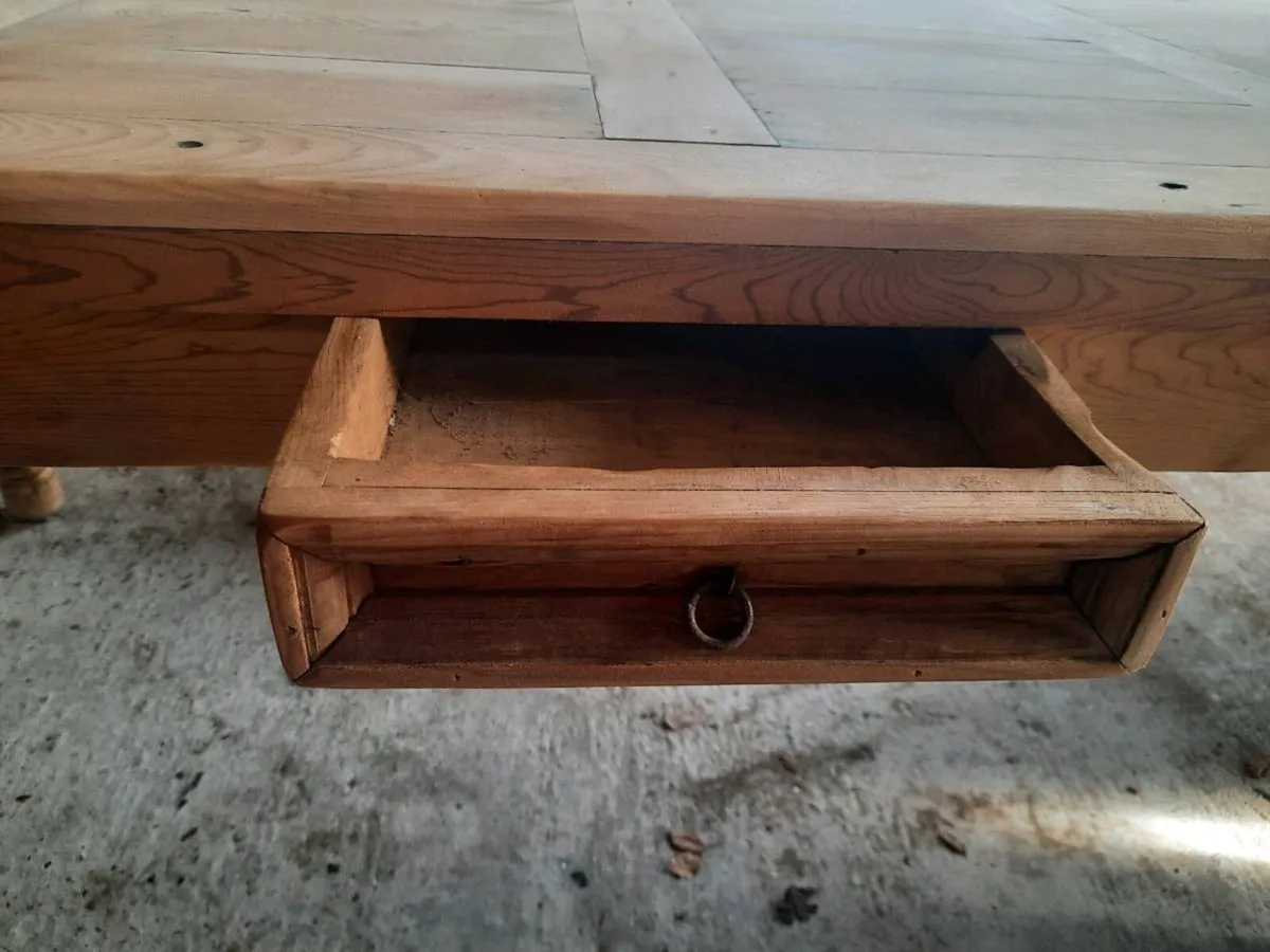 Pine table & 6 chairs - Image 2