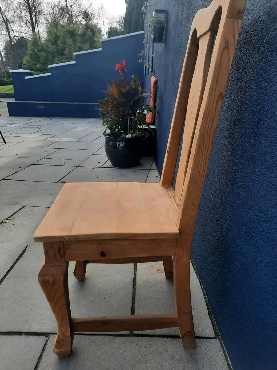Pine table & 6 chairs - Image 4