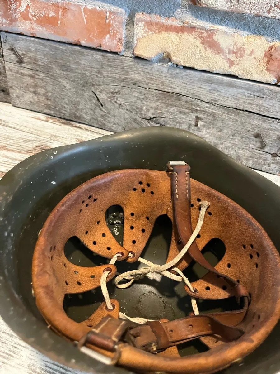 Vintage army helmet - Image 2