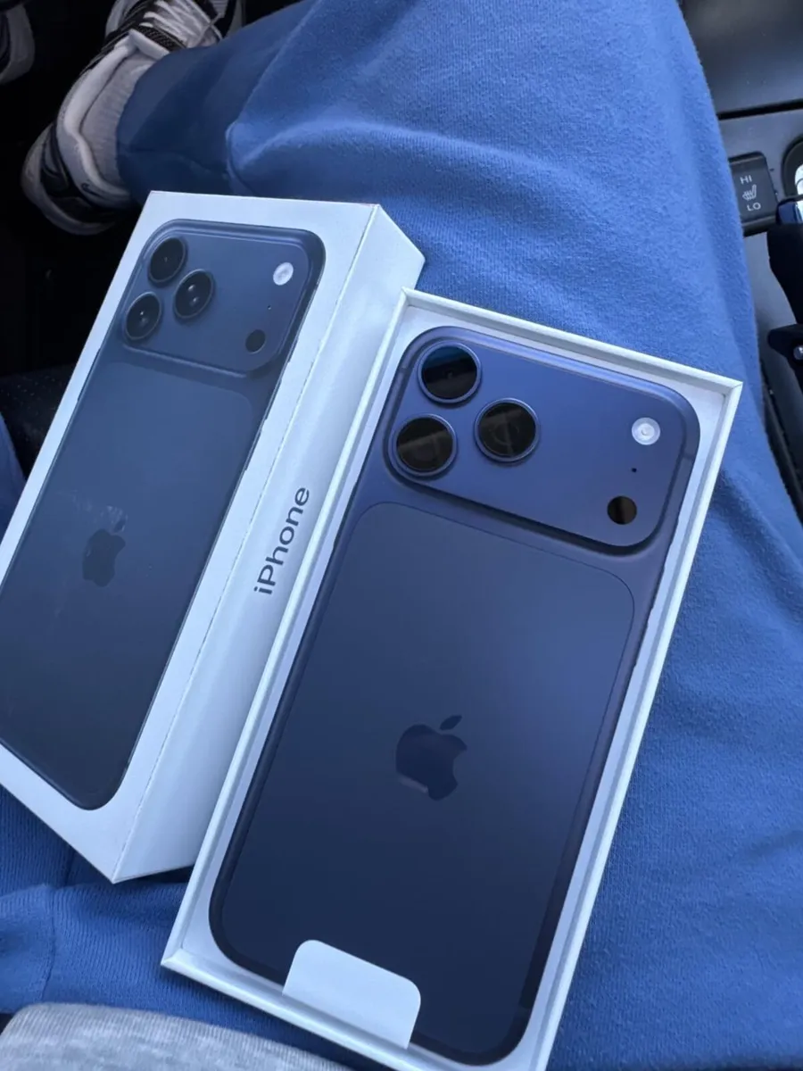iPhone 17 pro max unlock 256 - Image 1