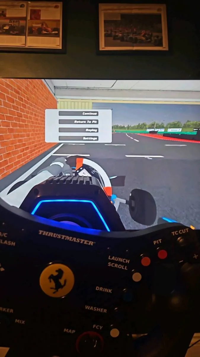 Thrustmaster T818 and Ferrari wheel - Image 4