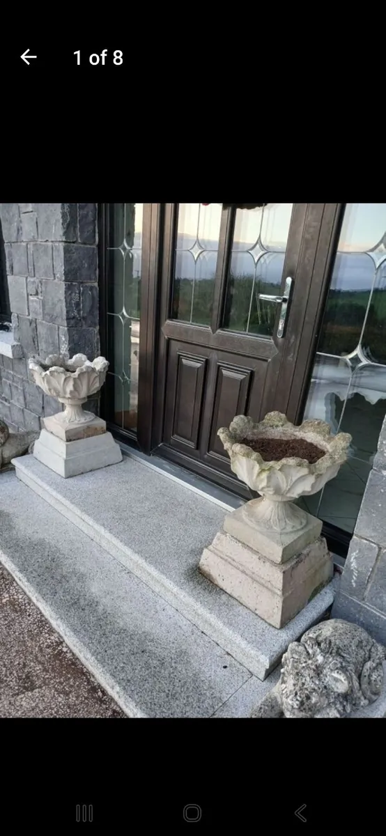 Stone planters x 2 - Image 1
