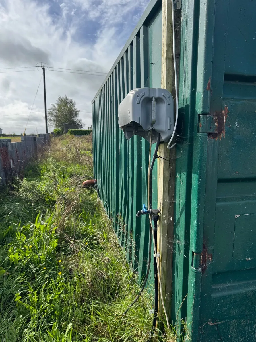 20ft Welfare Unit — Power, Storage, Toilet - Image 4
