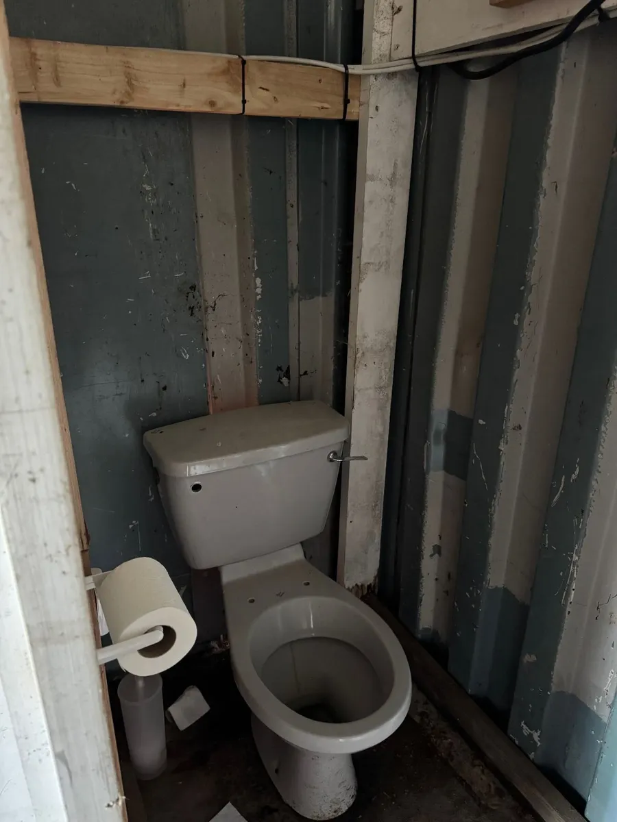 20ft Welfare Unit — Power, Storage, Toilet - Image 3