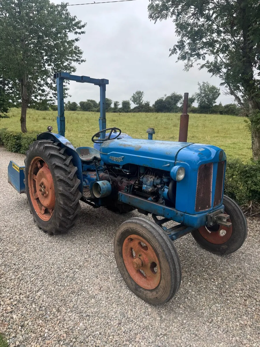 Fordson major tractor - Image 1