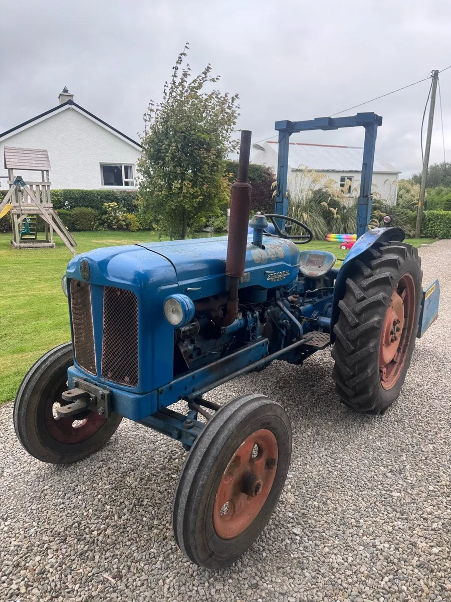 Fordson major tractor - Image 2