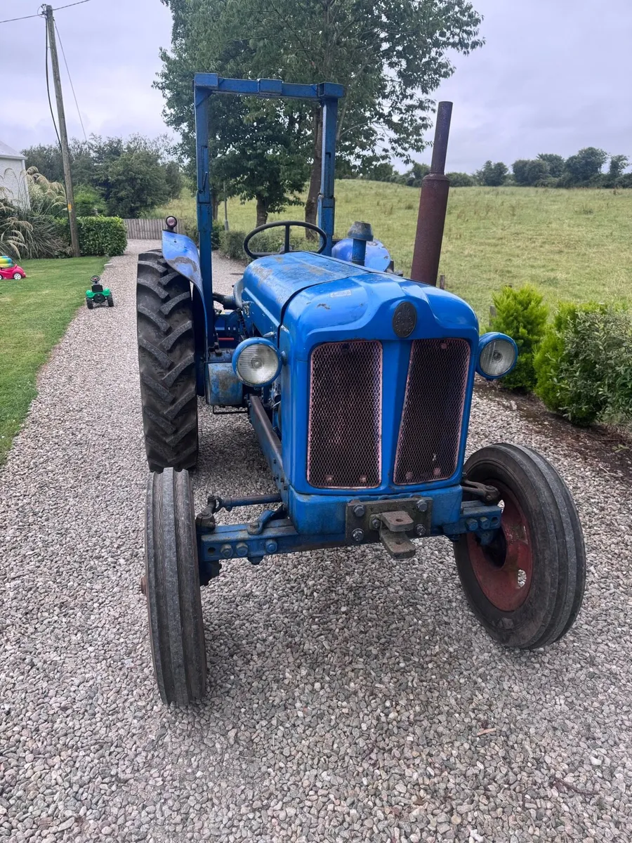 Fordson major tractor - Image 3