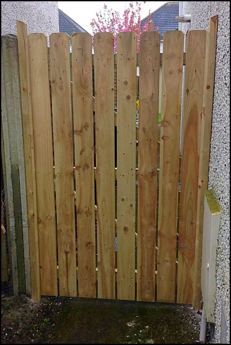 Picket Side Gates - Image 4
