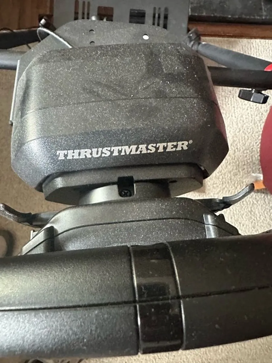 Gaming steering wheel - Image 1