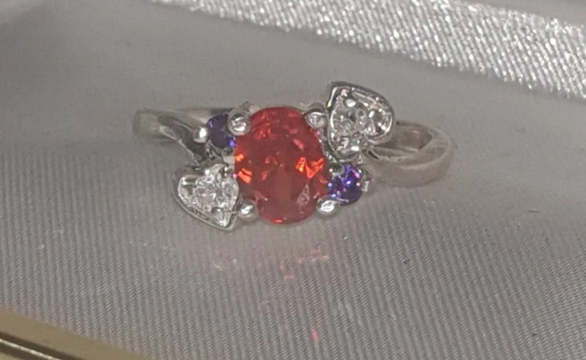 Pristine Vintage Hallmarked Sterling Silver Ring - Image 1