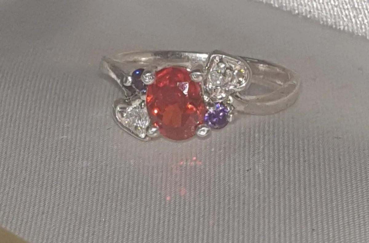 Pristine Vintage Hallmarked Sterling Silver Ring - Image 4