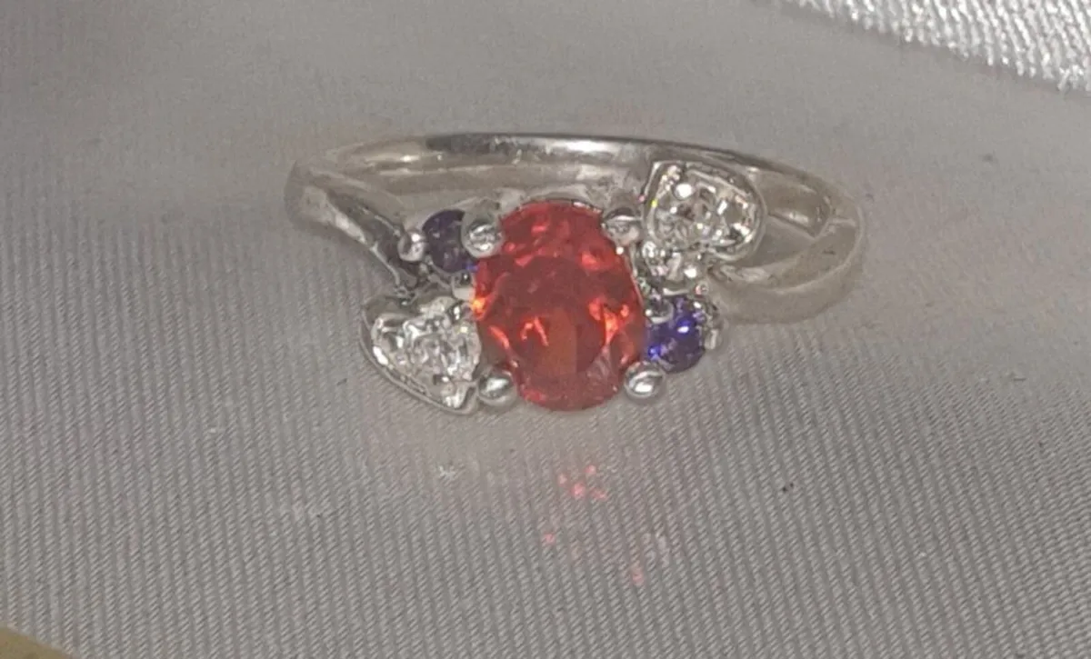 Pristine Vintage Hallmarked Sterling Silver Ring - Image 2