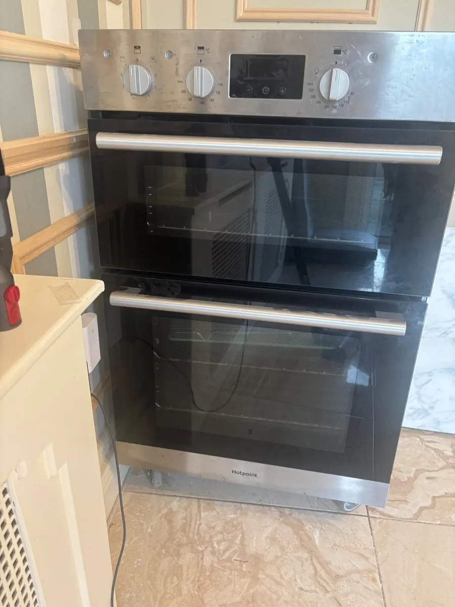 Oven - Image 1