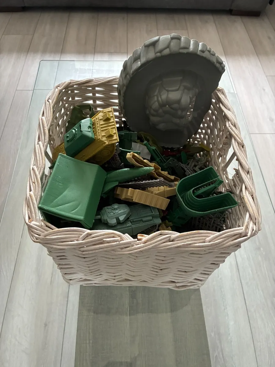 Toys - Image 2
