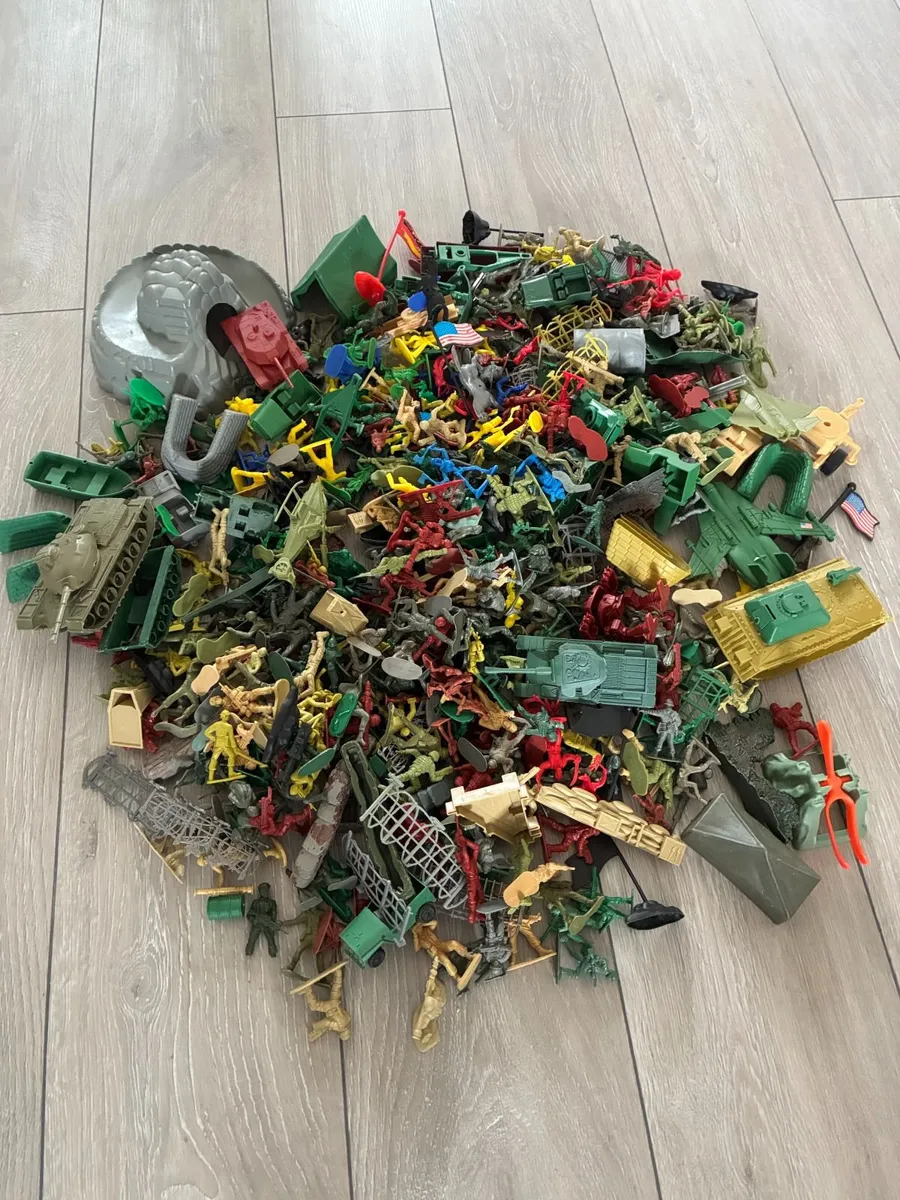 Toys - Image 1