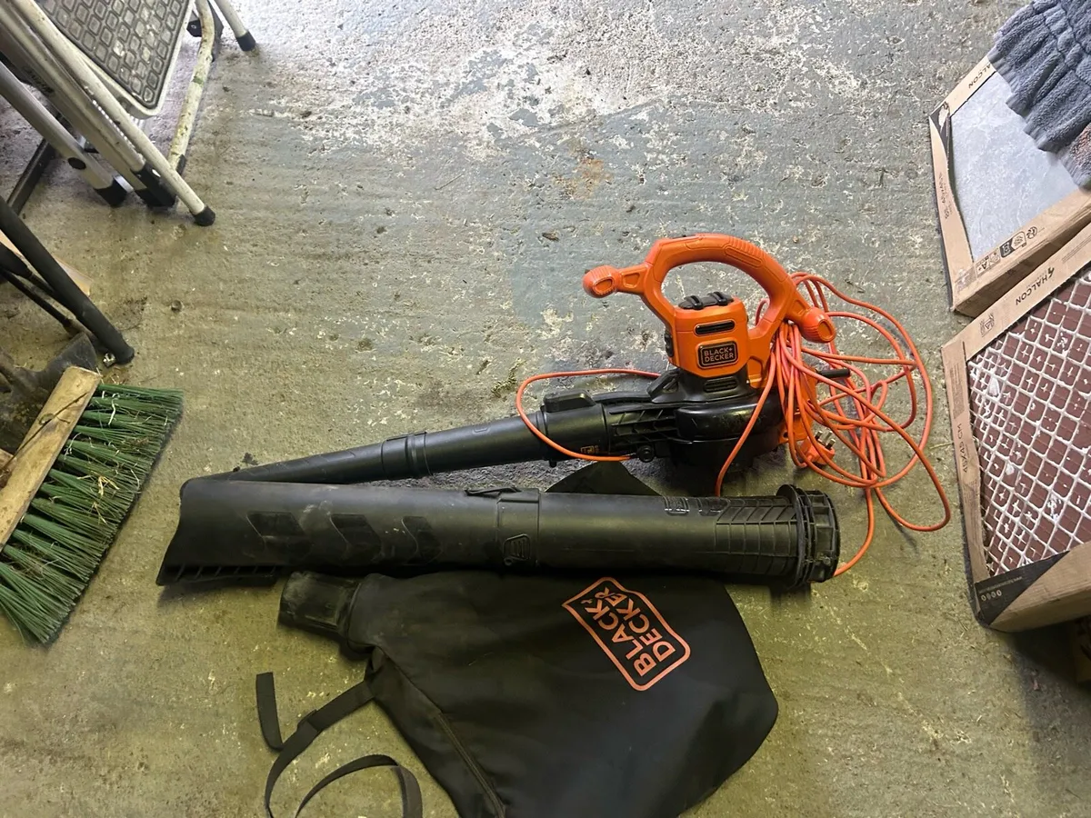 Black & Decker Leaf Blower - Image 1