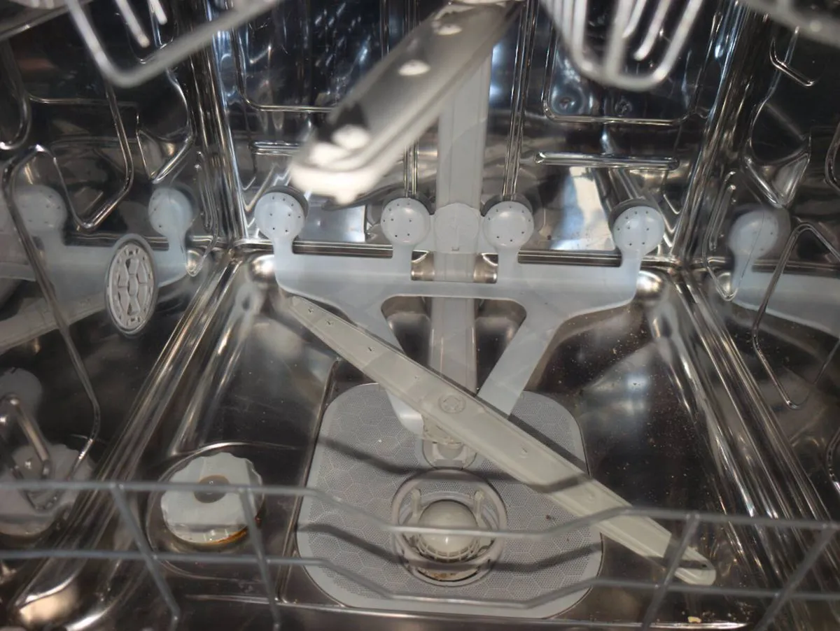 Whirlpool 6th Sense Black Dishwasher - Image 4