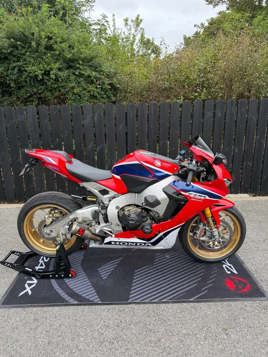 2017 honda fireblade (low miles) - Image 1