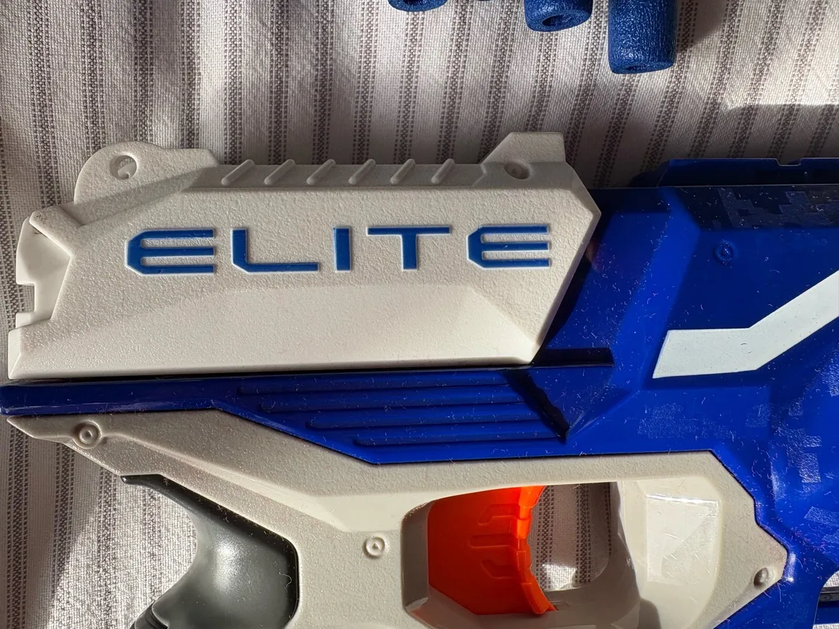 Elite NERF Gun & 33 Bullets - Image 2