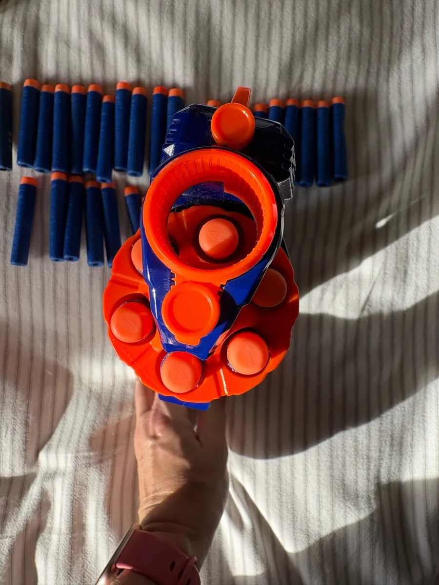 Elite NERF Gun & 33 Bullets - Image 3