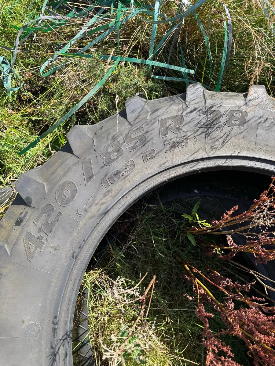 Pirelli 420 / 85 R38 Tractor tyres - Image 1