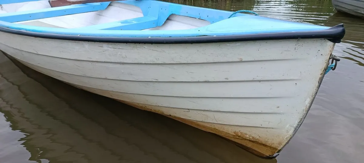 17' Fishing boat - Image 2